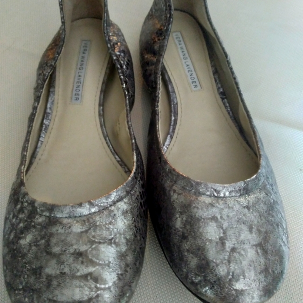 Vera Wang Lavender Flats 8 M